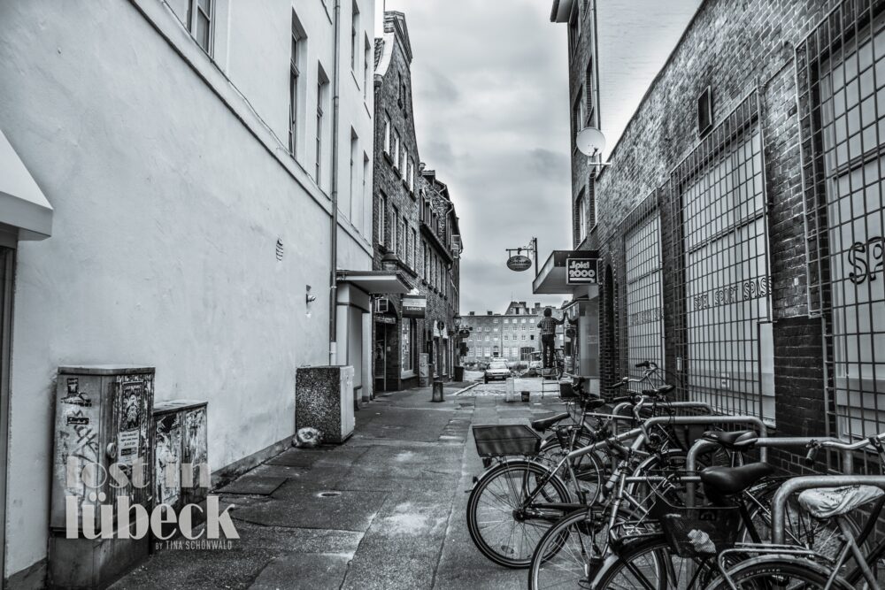 Lederstrasse Lübeck Fahrräder vergitterte Fenster