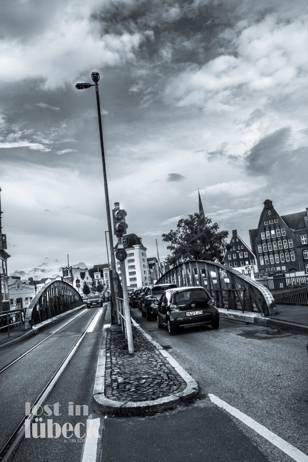 Willy Brandt Allee Lübeck Drehbrücke Blick in die Altstadt