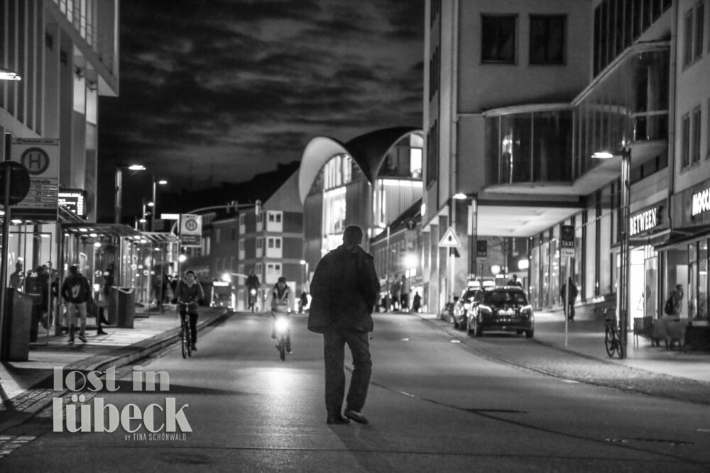 Wahmstrasse Lübeck Abendstimmung Blick die Strasse runter